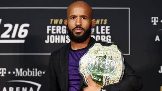fighter-of-the-year-thursday-tap-out.jpg